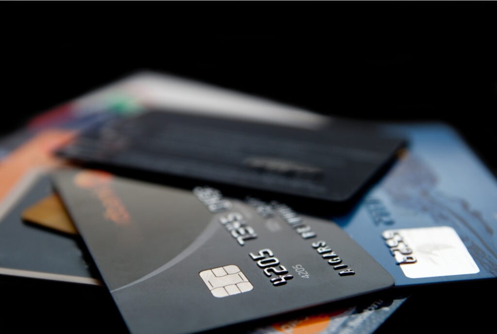 Using credit cards for your business instead of lines of credit
